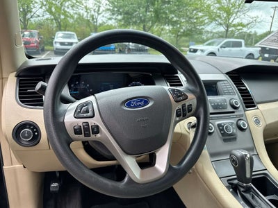2016 Ford Taurus SE