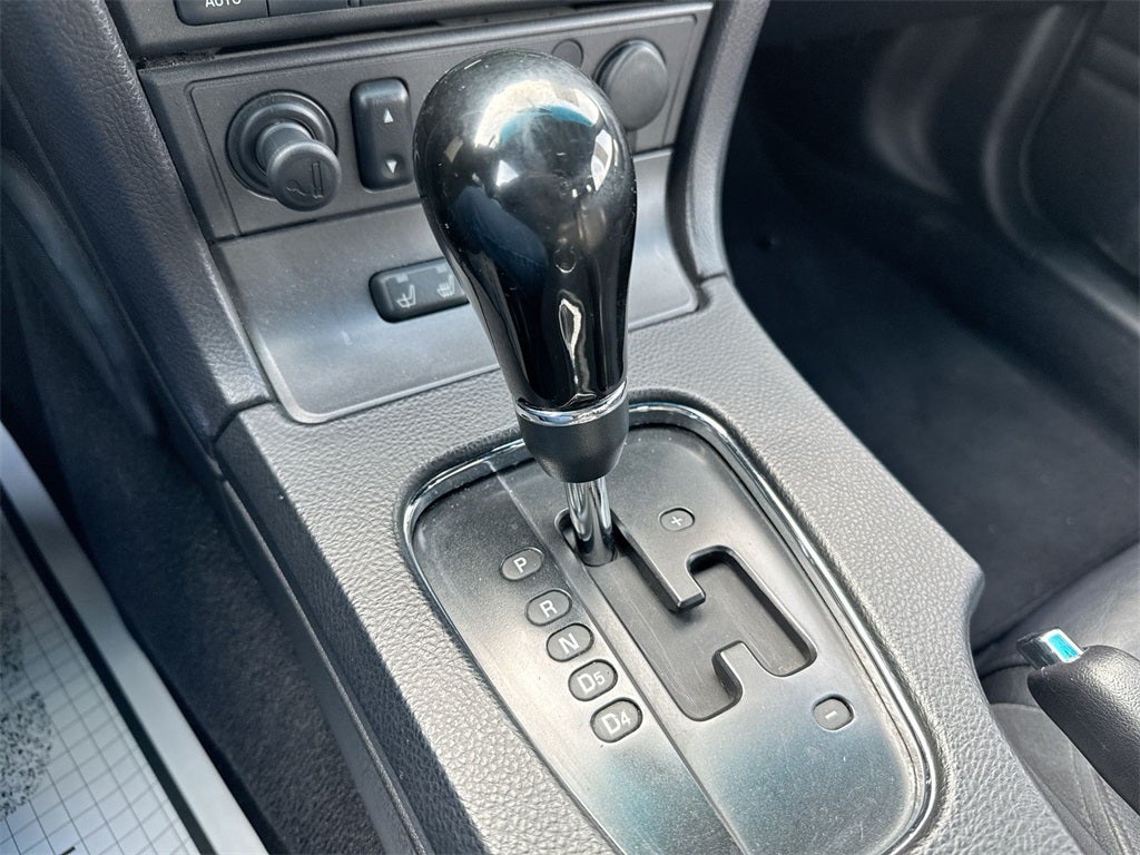 2004 Ford Thunderbird Base