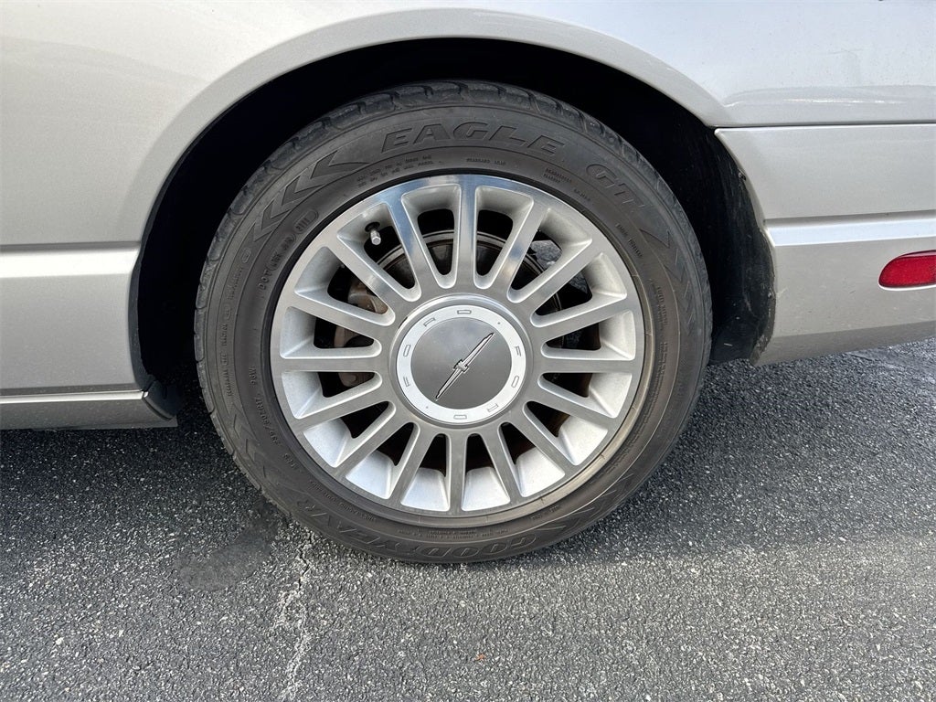 2004 Ford Thunderbird Base