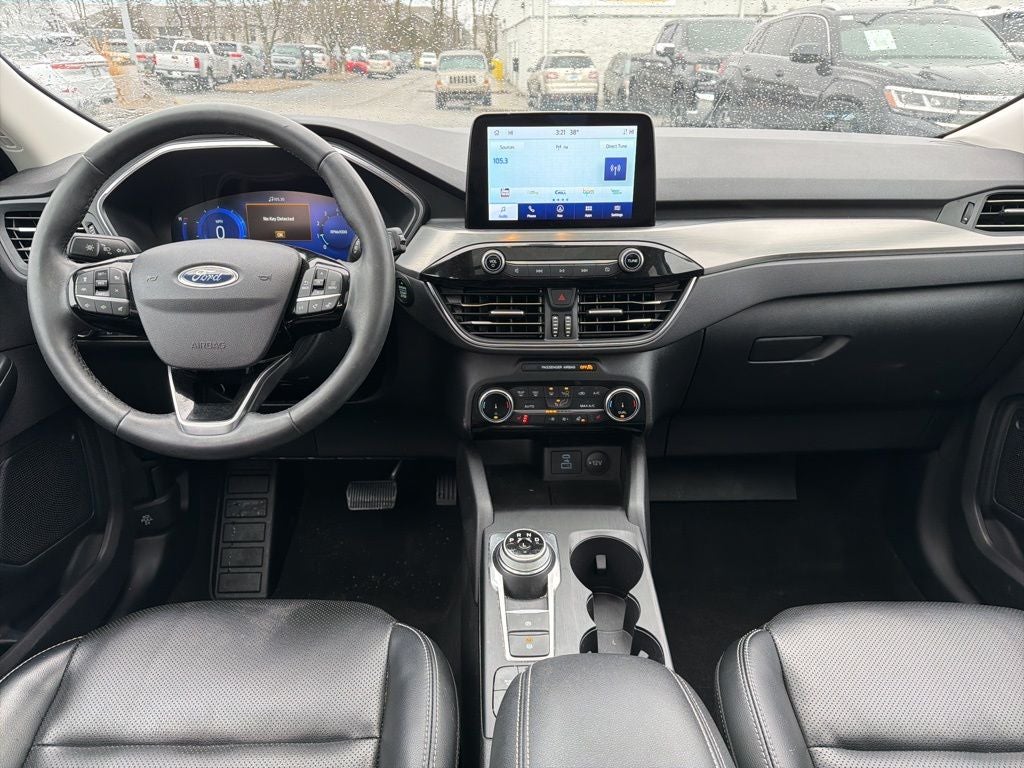 2022 Ford Escape Titanium