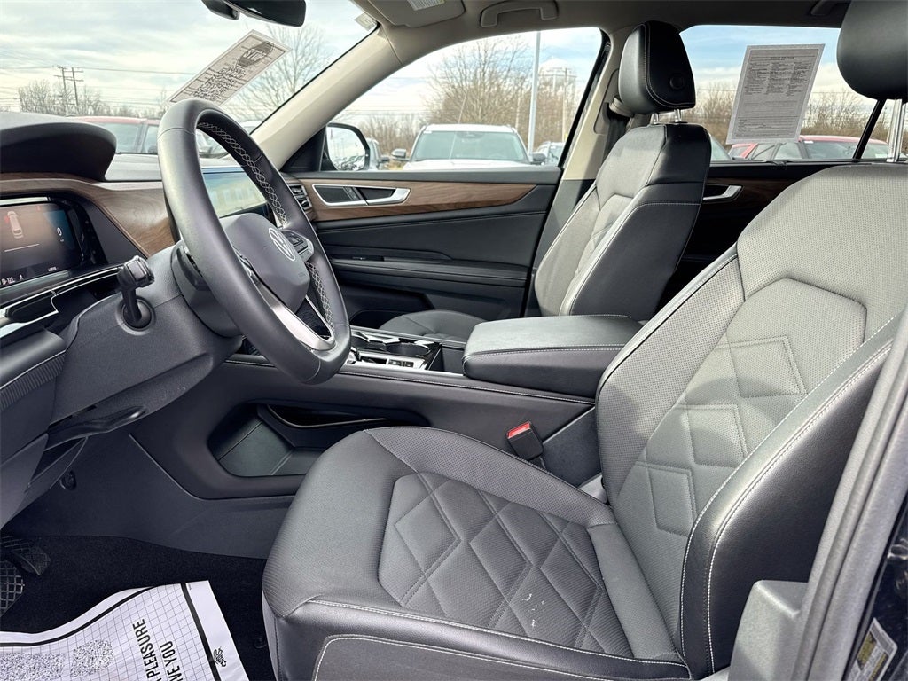 2024 Volkswagen Atlas 2.0T SE w/Technology