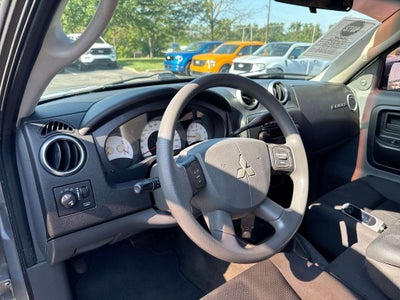 2007 Mitsubishi Raider LS
