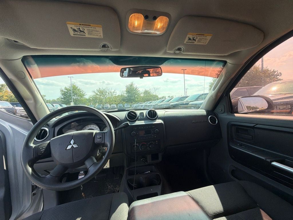 2007 Mitsubishi Raider LS