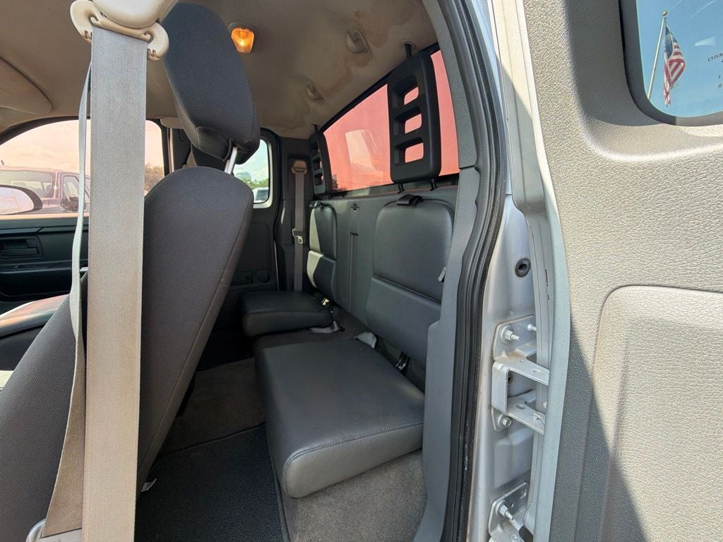 2007 Mitsubishi Raider LS