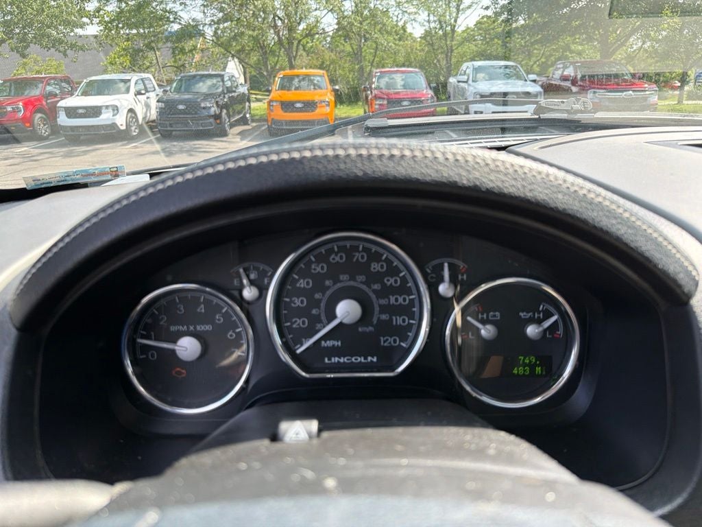 2006 Lincoln Mark LT Base