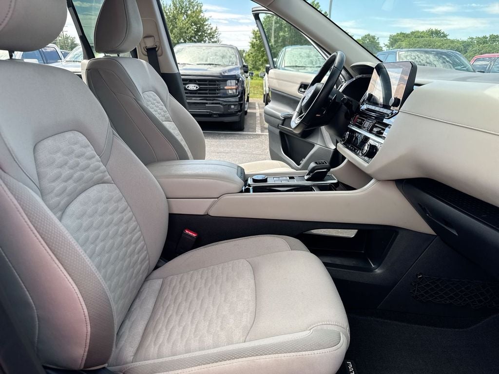 2023 Nissan Pathfinder SV
