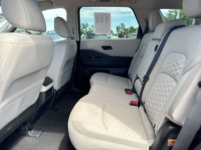 2023 Nissan Pathfinder SV