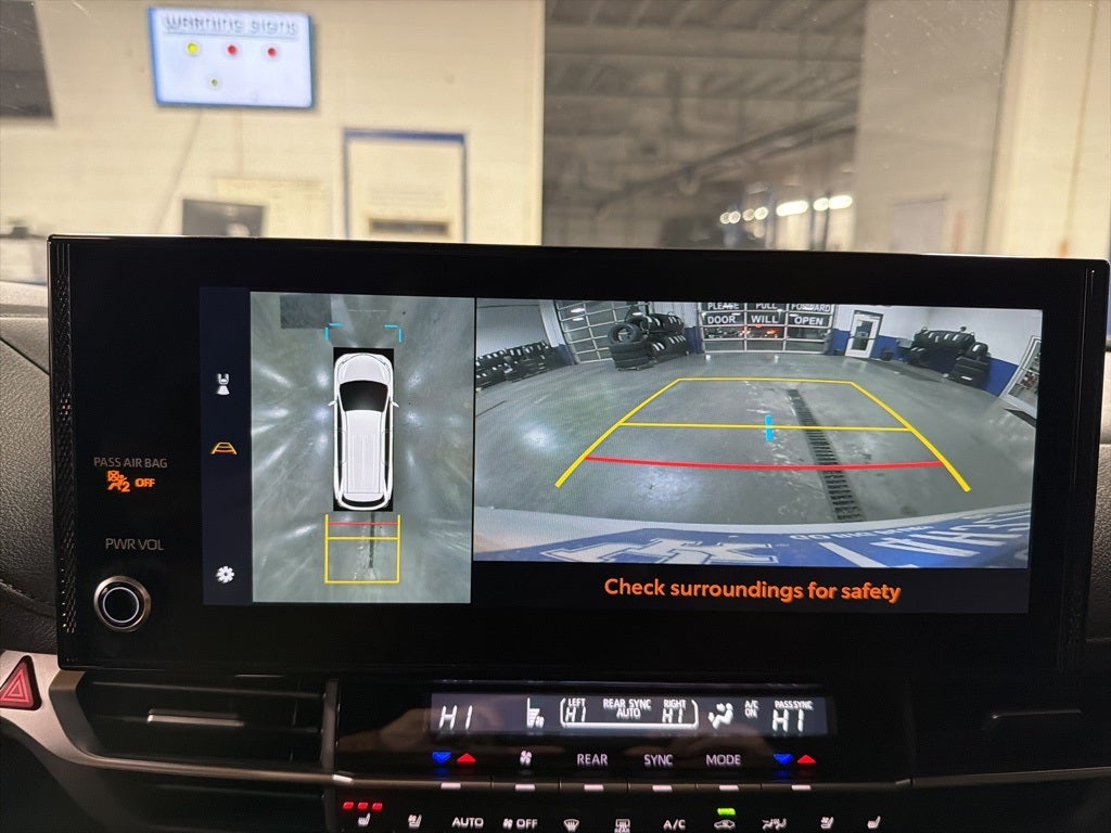 2025 Toyota Sienna Platinum