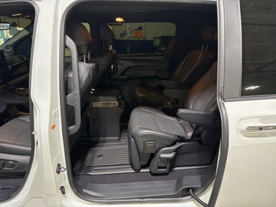 2025 Toyota Sienna Platinum