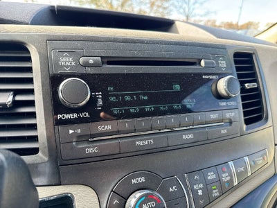 2014 Toyota Sienna LE