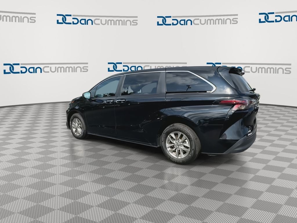 2024 Toyota Sienna XLE