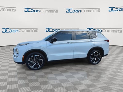 2024 Mitsubishi Outlander SE