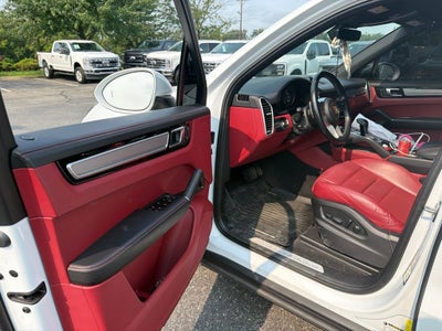 2022 Porsche Cayenne Platinum Edition