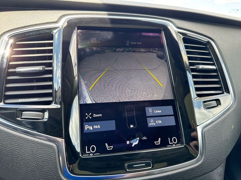 2016 Volvo XC90 T6 Momentum