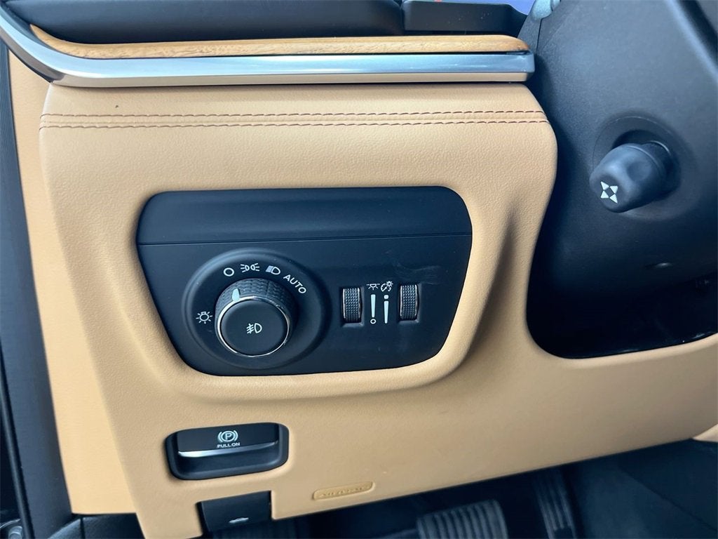 2023 Jeep Grand Cherokee Summit Reserve