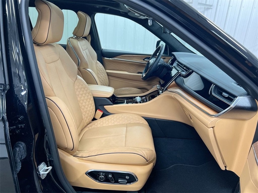 2023 Jeep Grand Cherokee Summit Reserve