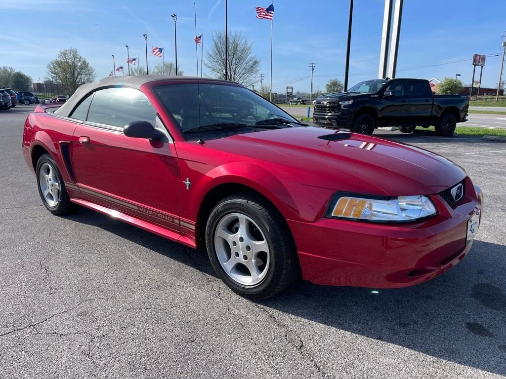 2000 Ford Mustang Base