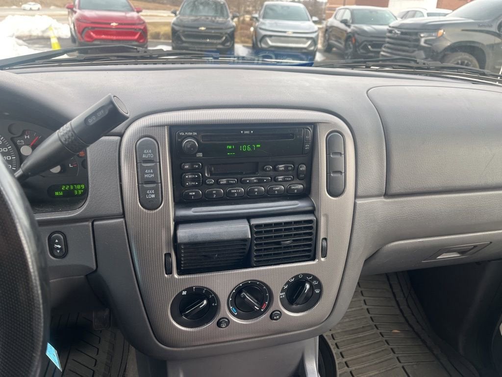 2004 Ford Explorer XLT