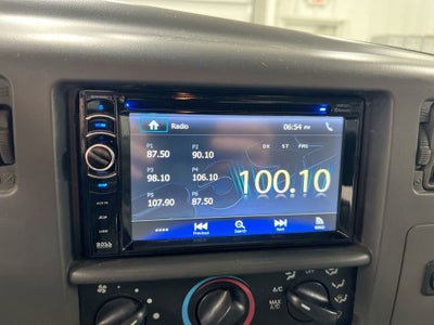 2004 Ford Super Duty F-350 SRW XL