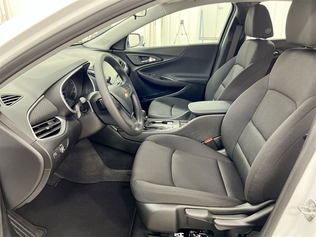 2024 Chevrolet Malibu LS