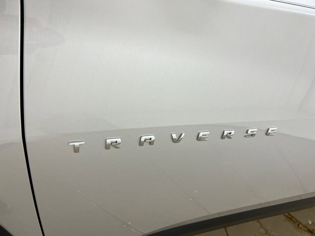 2021 Chevrolet Traverse LT Cloth