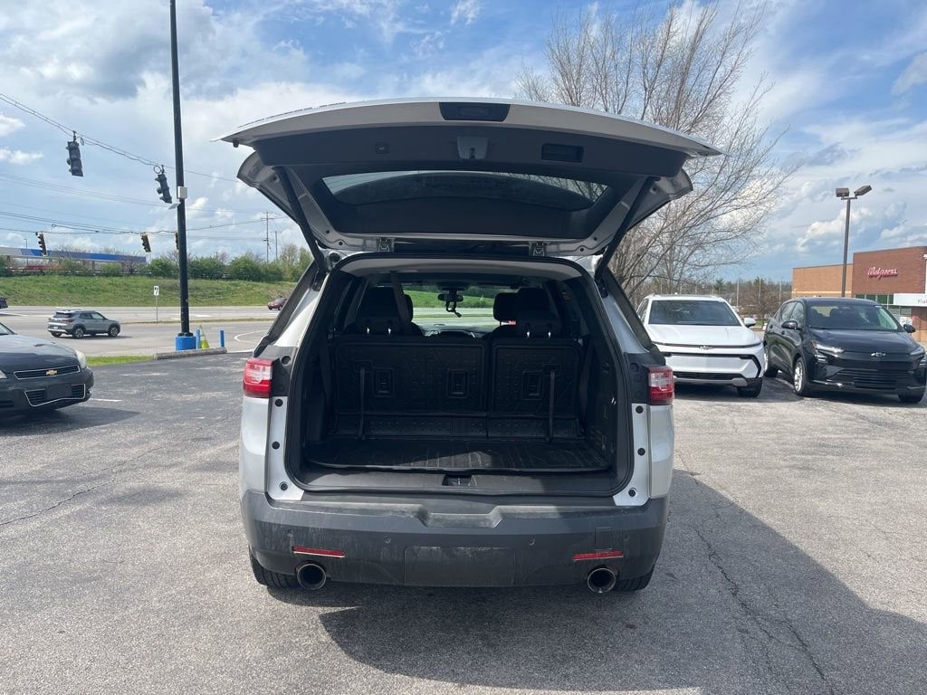 2021 Chevrolet Traverse LT Cloth