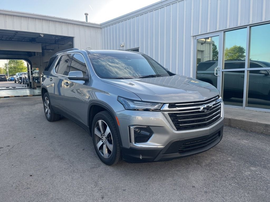 2023 Chevrolet Traverse LT Leather