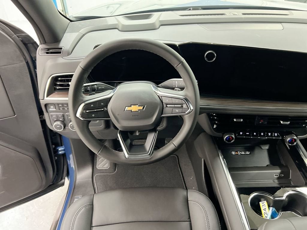 2025 Chevrolet Suburban LT