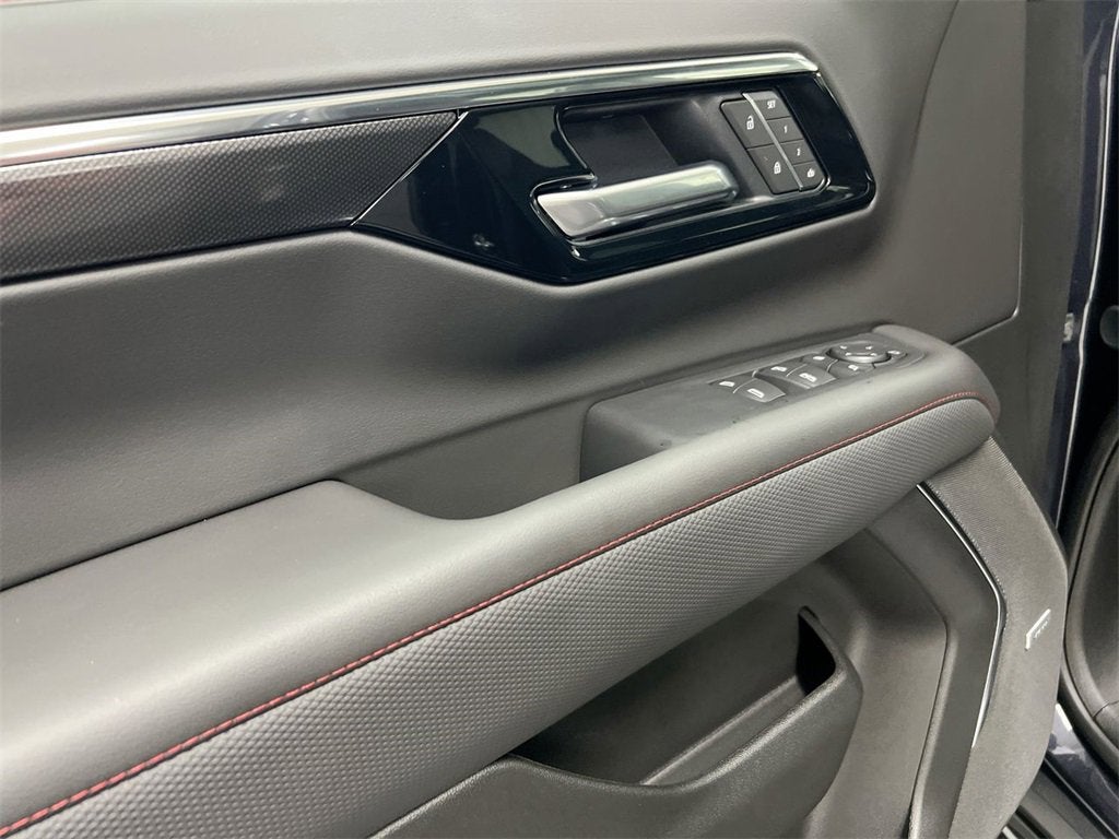 2025 Chevrolet Suburban RST