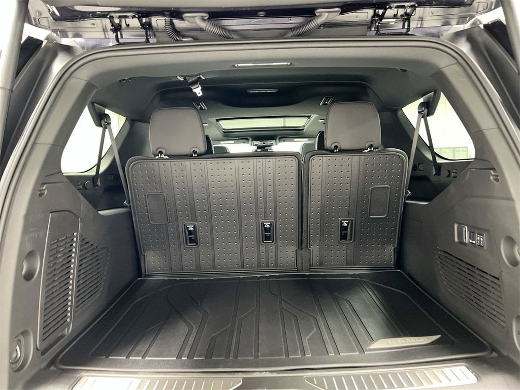 2025 Chevrolet Suburban RST