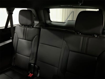 2025 Chevrolet Suburban RST