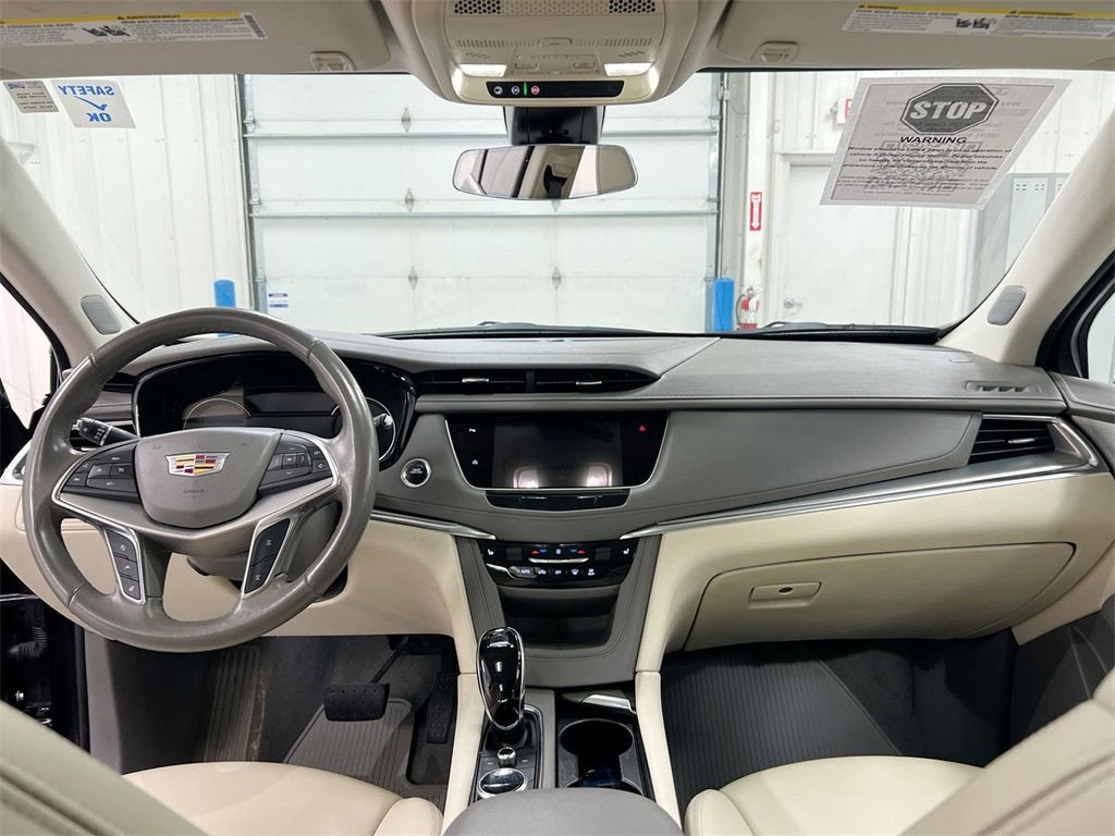 2022 Cadillac XT5 Premium Luxury