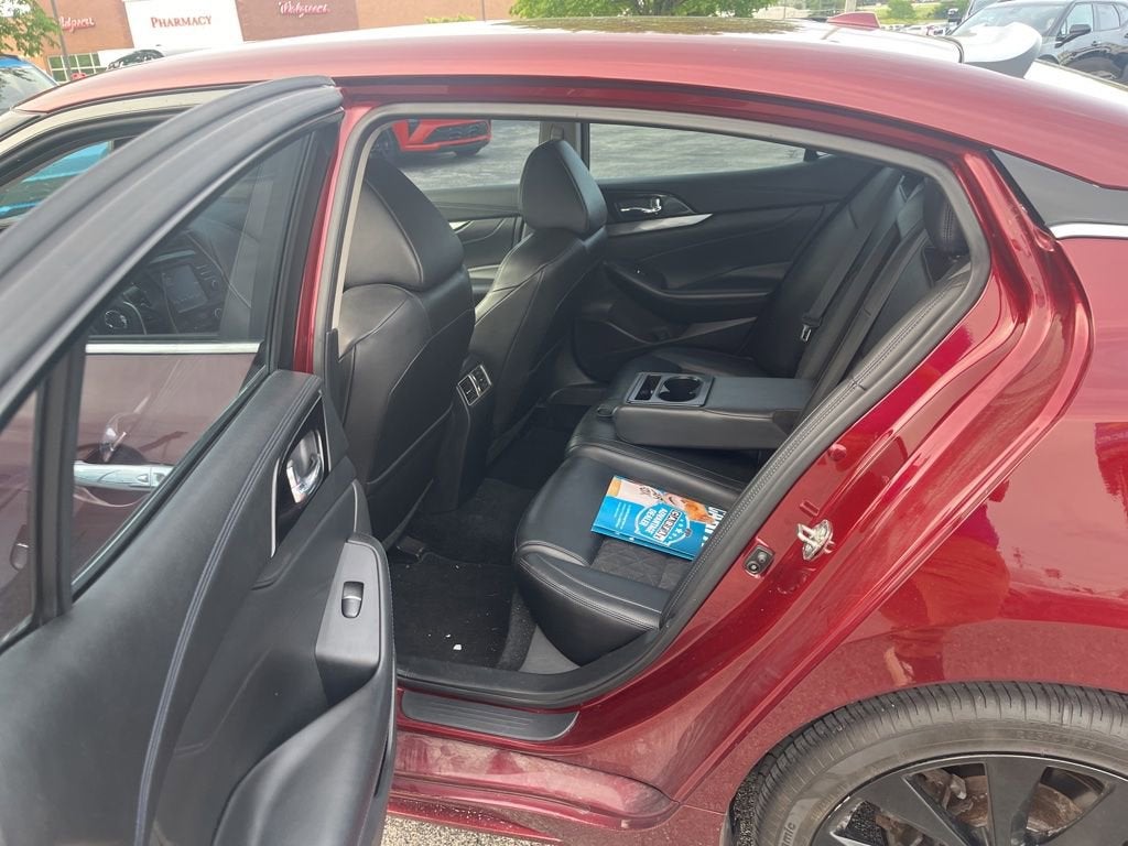 2017 Nissan Maxima SR