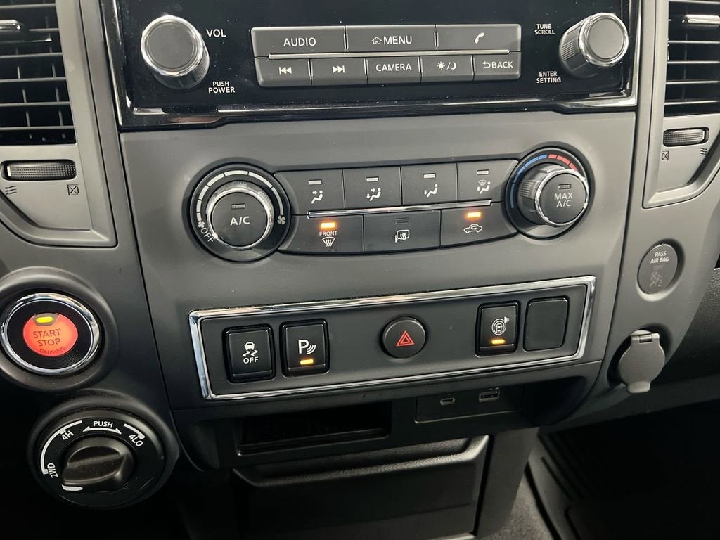 2024 Nissan Titan SV