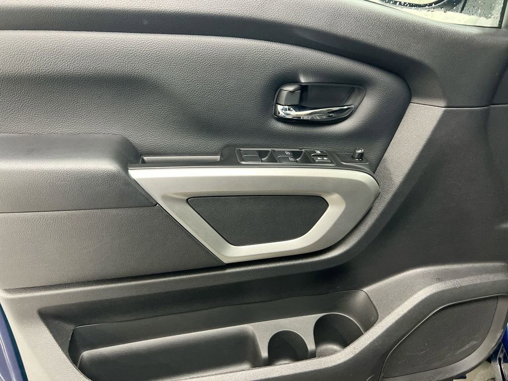 2024 Nissan Titan SV