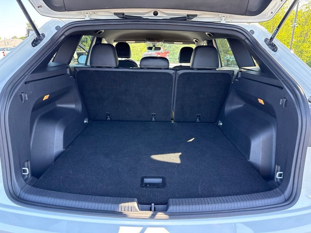 2023 Volkswagen Atlas Cross Sport 2.0T SE