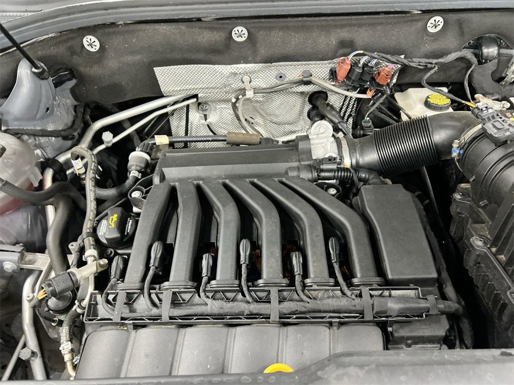 2021 Volkswagen Atlas Cross Sport 3.6L V6 SE w/Technology R-Line