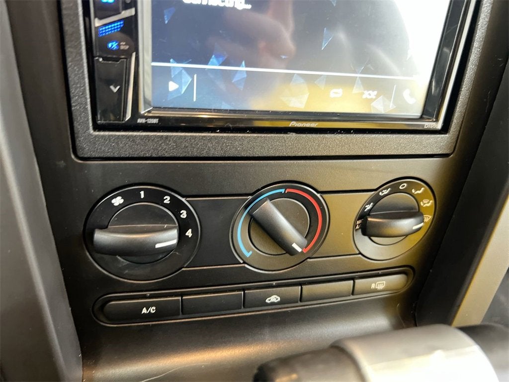 2005 Ford Mustang GT Deluxe