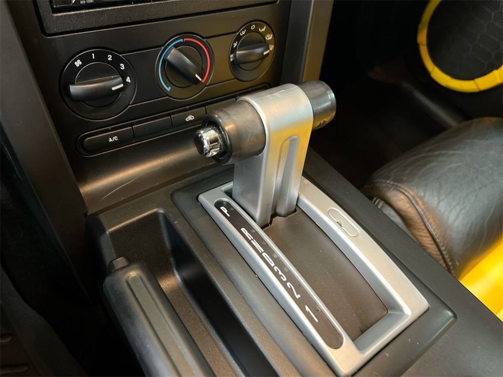 2005 Ford Mustang GT Deluxe