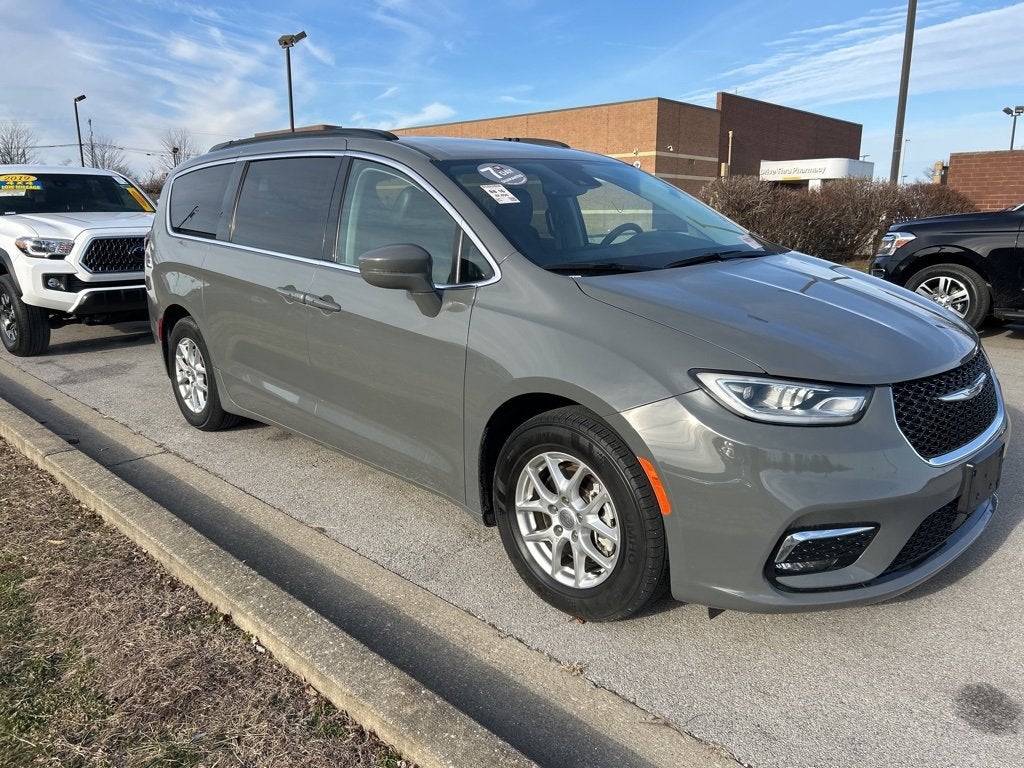 2022 Chrysler Pacifica Touring L