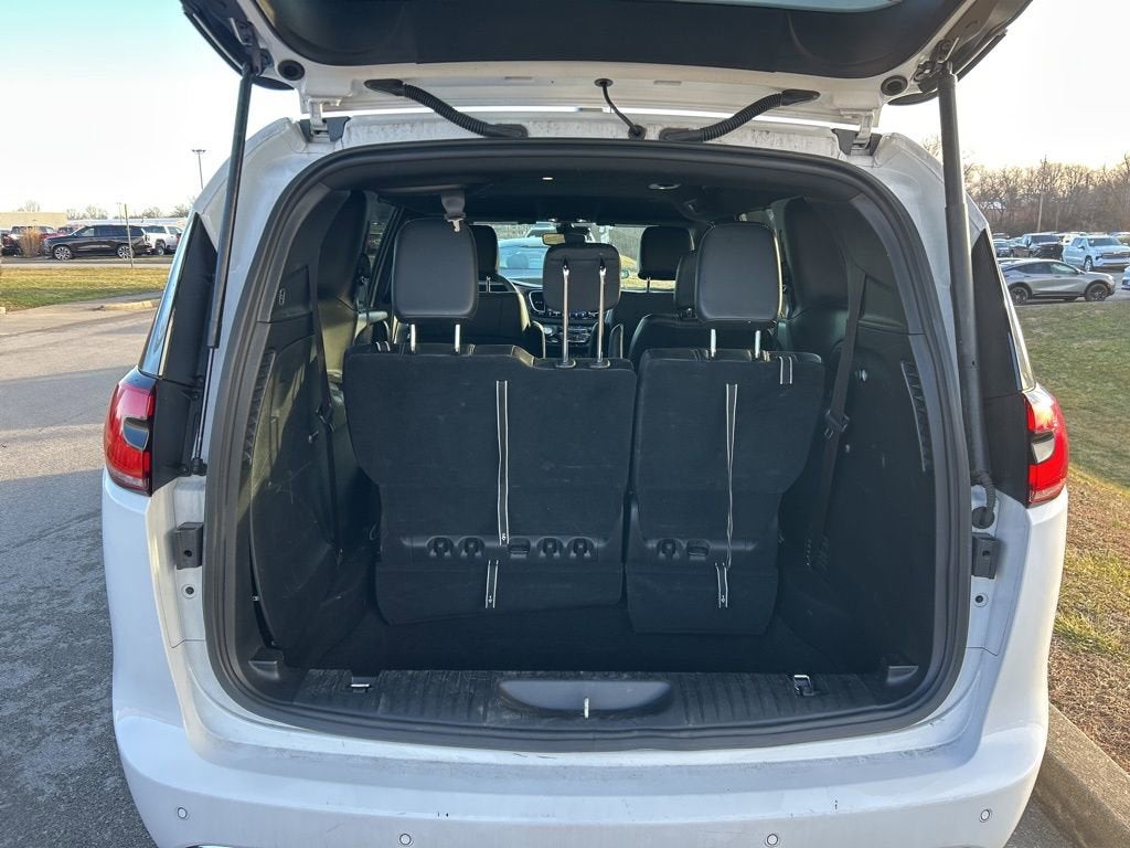 2025 Chrysler Pacifica Select