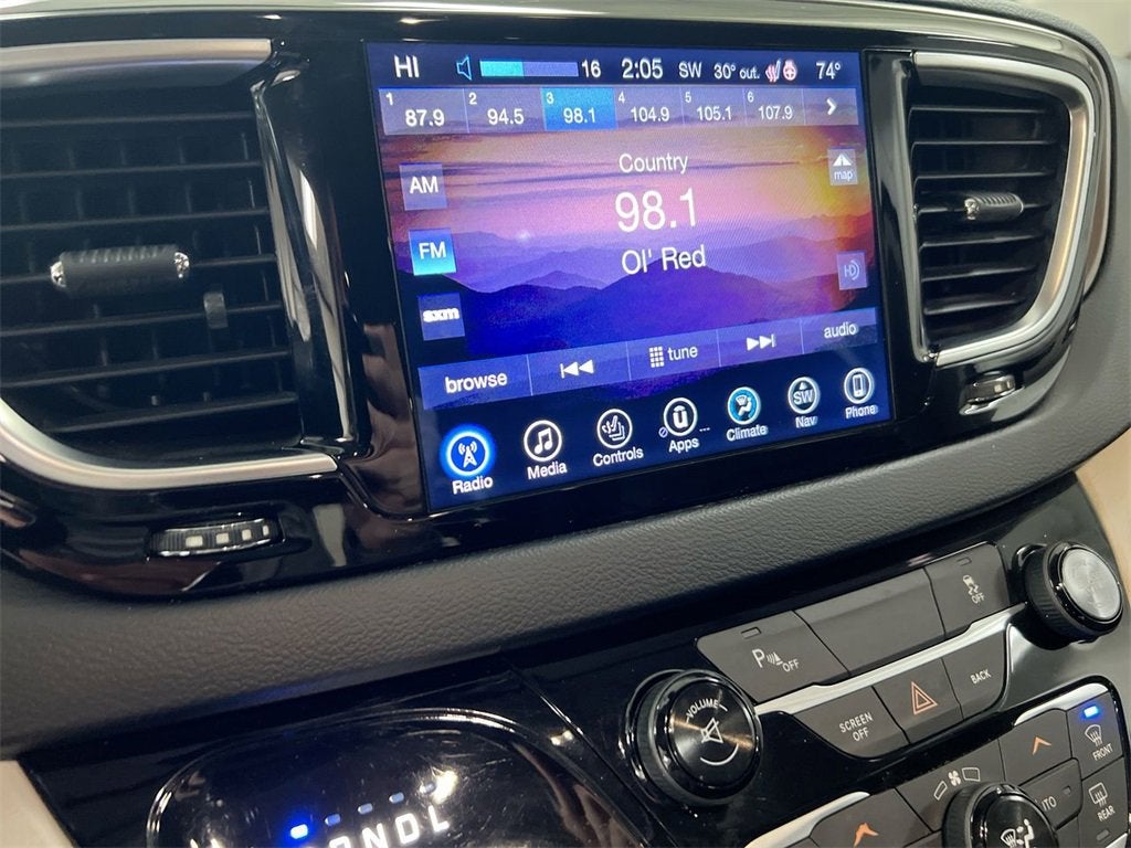 2017 Chrysler Pacifica Touring-L Plus