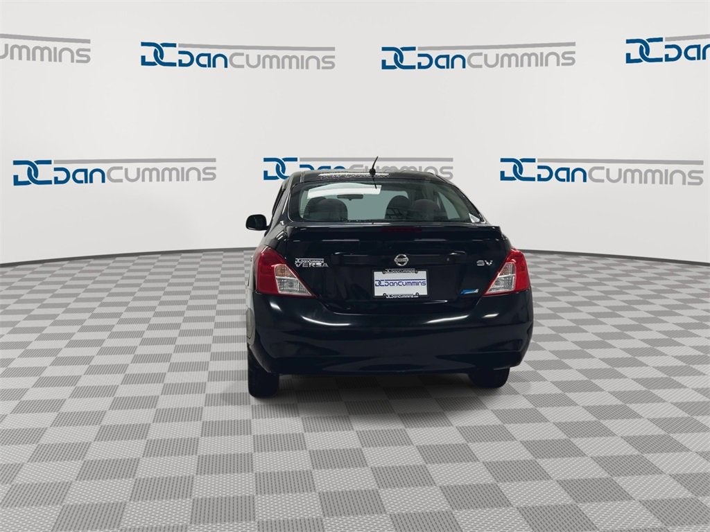 2013 Nissan Versa SV
