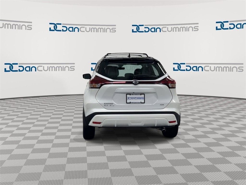 2023 Nissan Kicks SR
