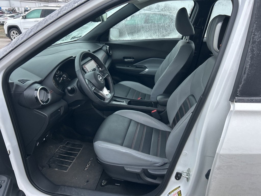 2023 Nissan Kicks SR