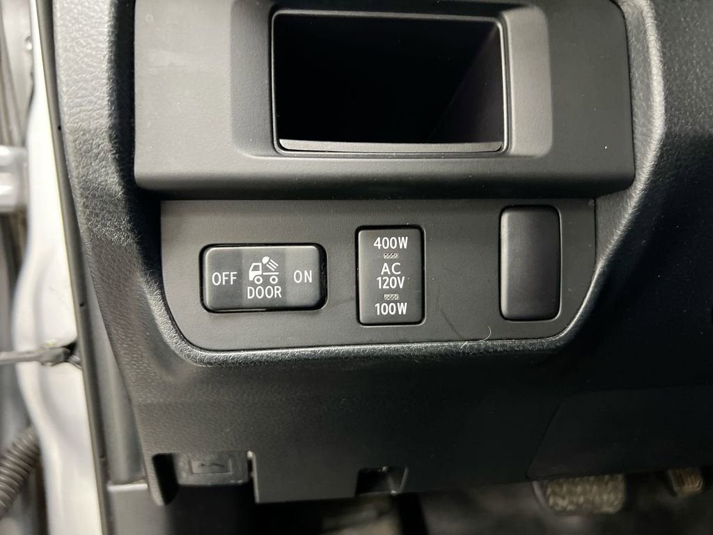 2016 Toyota Tacoma SR