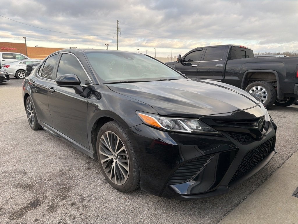 2020 Toyota Camry SE