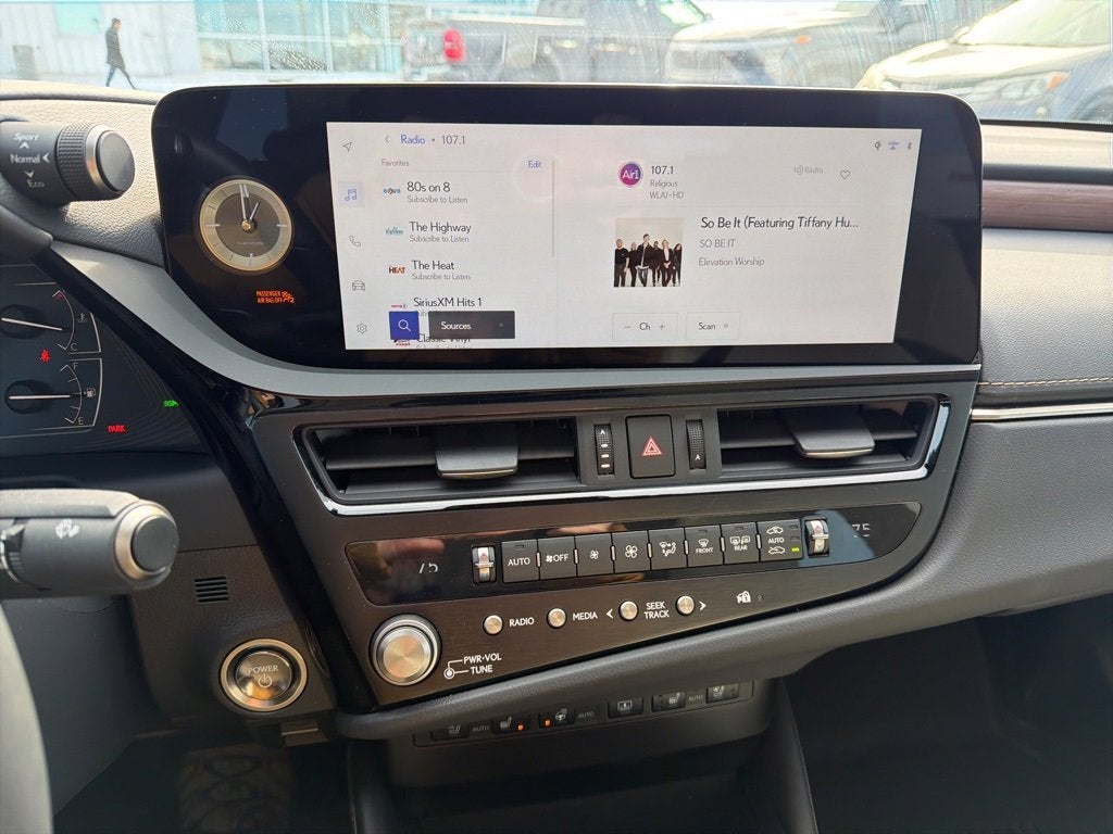 2025 Lexus ES ES 300h Ultra Luxury