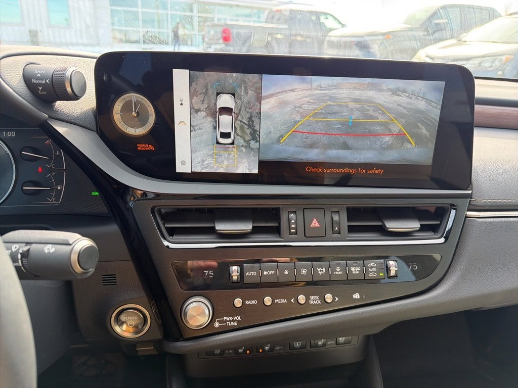 2025 Lexus ES ES 300h Ultra Luxury