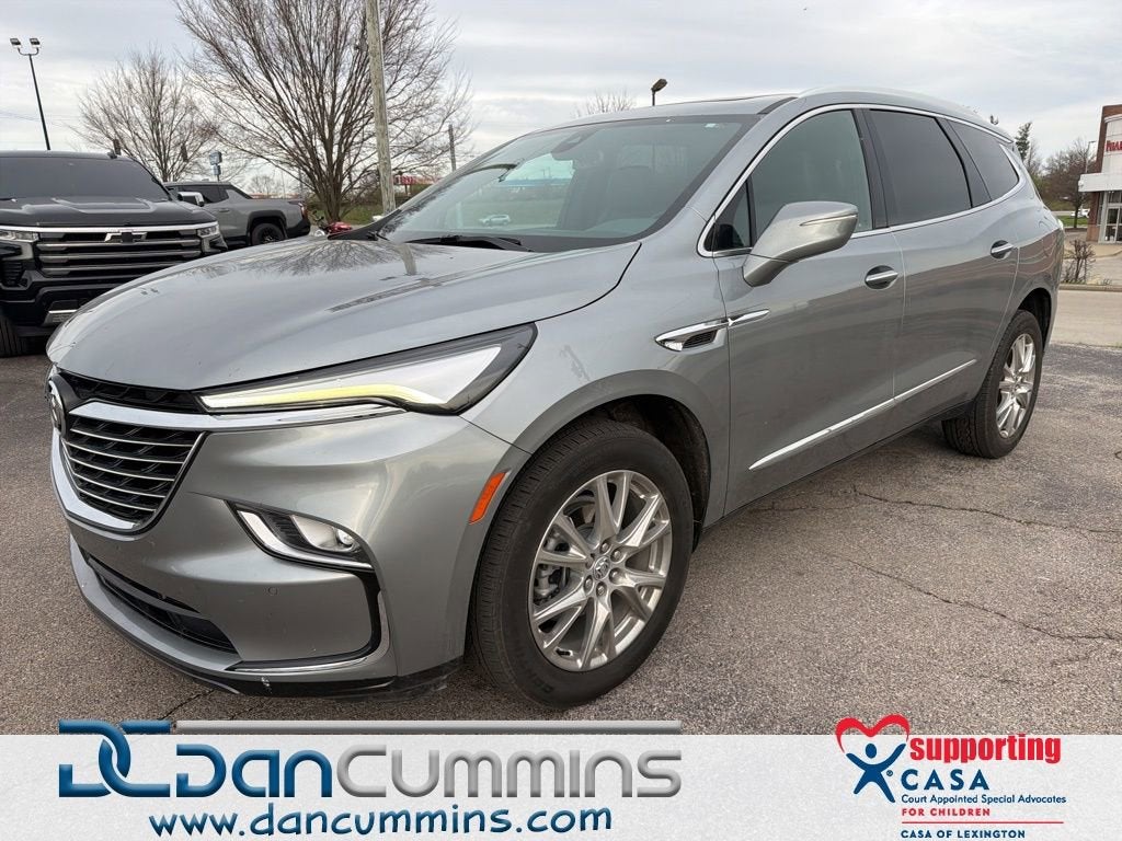 2023 Buick Enclave Essence